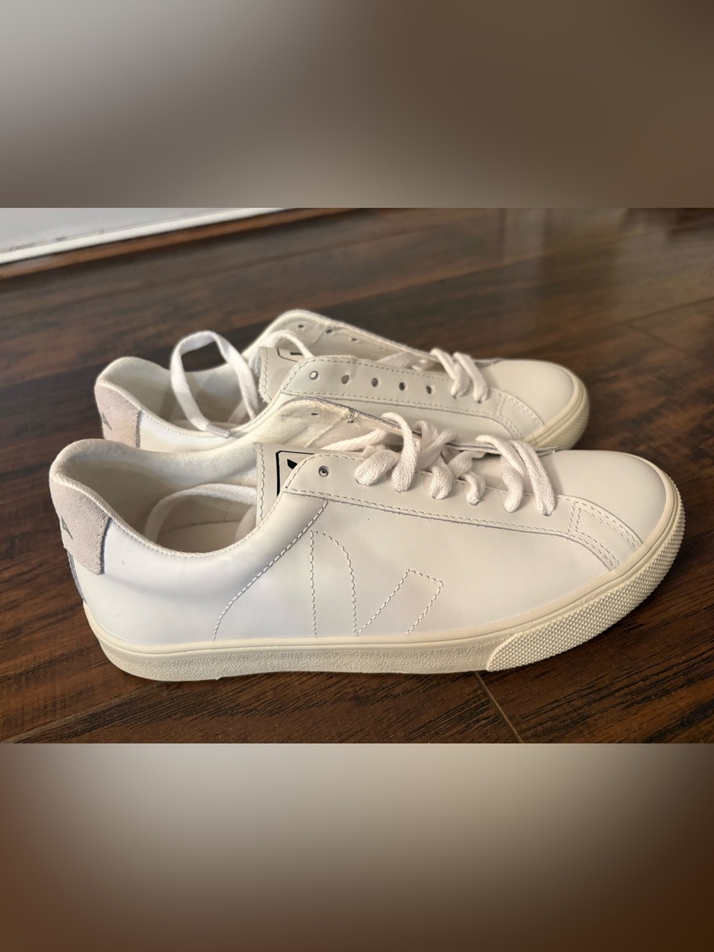 New Veja Esplar sneakers in white size 5
